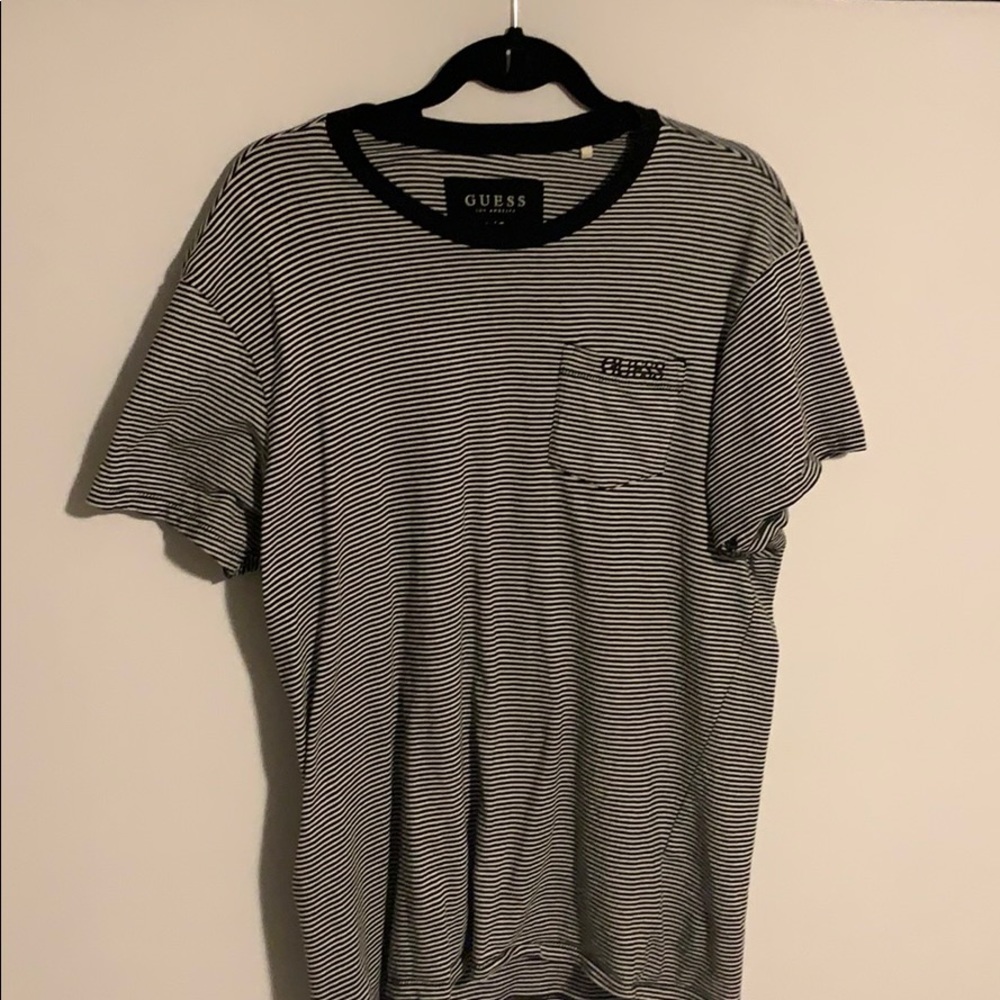 Men’s Guess short sleeve Large